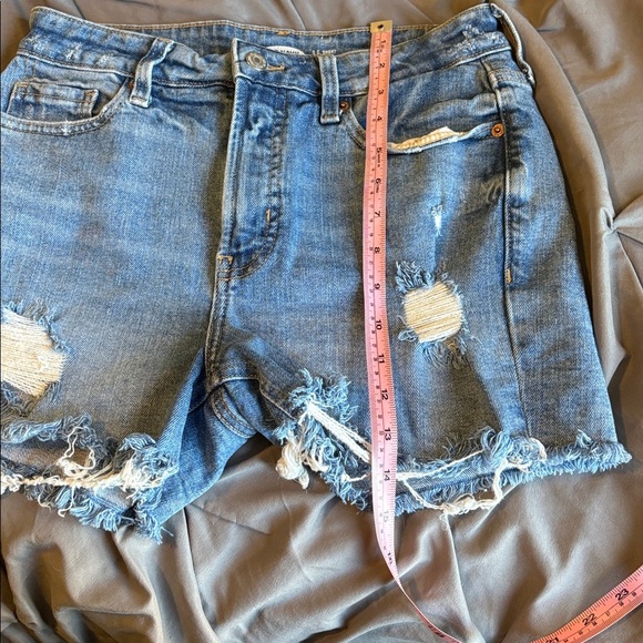 Old Navy Frayed Blue Jean Shorts - Picture 5 of 7
